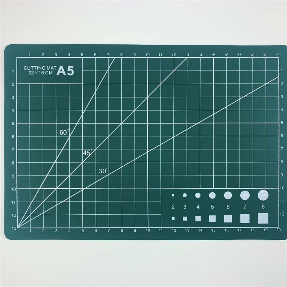 Tapete de corte con núcleo negro